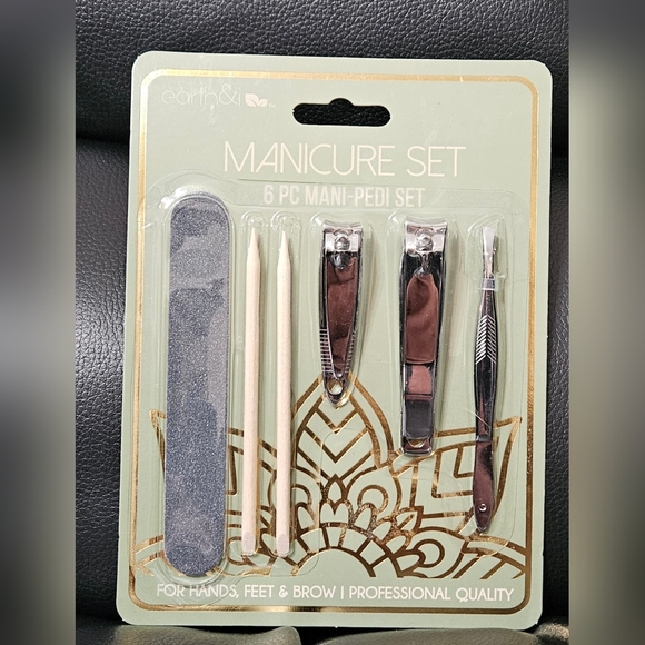 Earth Other - Earth & I  Black and Silver 6-Piece Manicure / Pedi  Set NEW